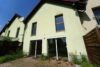 * wird gerade frisch renoviert / Reihenmittelhaus mit Stellplätzen in ruhiger Lage * - Ansicht