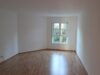 // 2- Raum Wohnung * EBK * Balkon // ab 01.08. - Schlafen