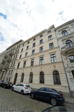 ** großzügige 2- Raum Wohnung in zentraler Lage mit Parkett, EBK und Balkon ** frei ab 01.09.25, 04103 Leipzig, Etagenwohnung