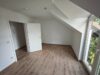 // 3- Zimmer Dachgeschoss-Wohnung mit Balkon und TG-Stellplatz // frei ab sofort - Kinderzimmer