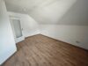 // 3- Zimmer Dachgeschoss-Wohnung mit Balkon und TG-Stellplatz // frei ab sofort - Schlafzimmer