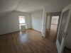 // 3- Zimmer Dachgeschoss-Wohnung mit Balkon und TG-Stellplatz // frei ab sofort - Schlafzimmer