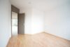 schöne 2-Raum Wohnung mit EBK, Balkon und Stellplatz * ab 01/2026 - Schlafzimmer