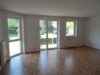 I solides Investment! vermietete 3-Raum ETW mit Balkon und Stellplatz in guter Lage I - Wohnzimmer