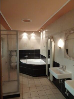 * selbst nutzen oder vermieten! 3-Zimmer ETW mit großem Balkon in attraktiver Lage *, 04159 Leipzig, Etagenwohnung