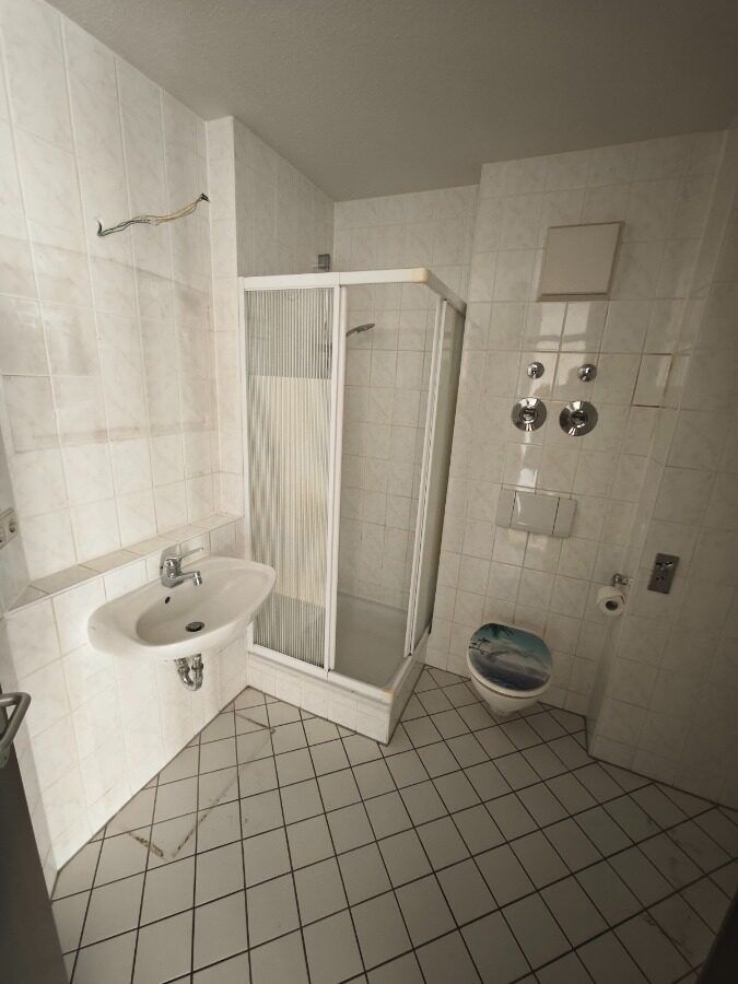 // helle 2-Raum Wohnung mit Balkon und TG-Stellplatz * ab sofort // - Photo 2