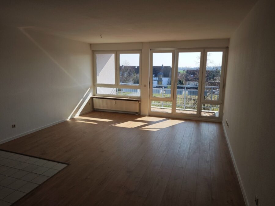 // helle 2-Raum Wohnung mit Balkon und TG-Stellplatz * ab sofort // - Photo 1
