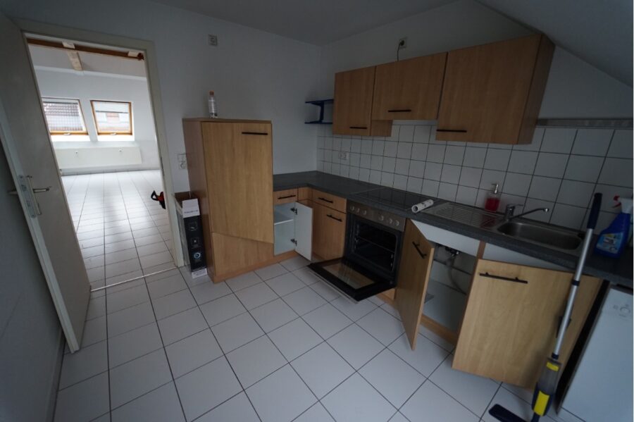 II 2 – Raum Dachgeschoss Wohnung mit Galerie und EBK – ab sofort II - Photo 3