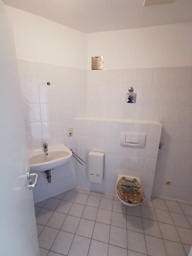 // 3 Minuten zum Cospudener See * 2- Raum Wohnung mit EBK // ab 01.07. - Photo 5
