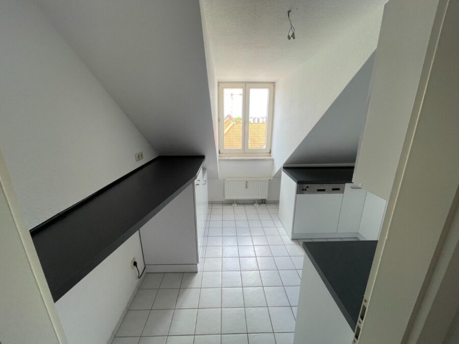 // 3 Minuten zum Cospudener See * 2- Raum Wohnung mit EBK // ab 01.07. - Photo 1