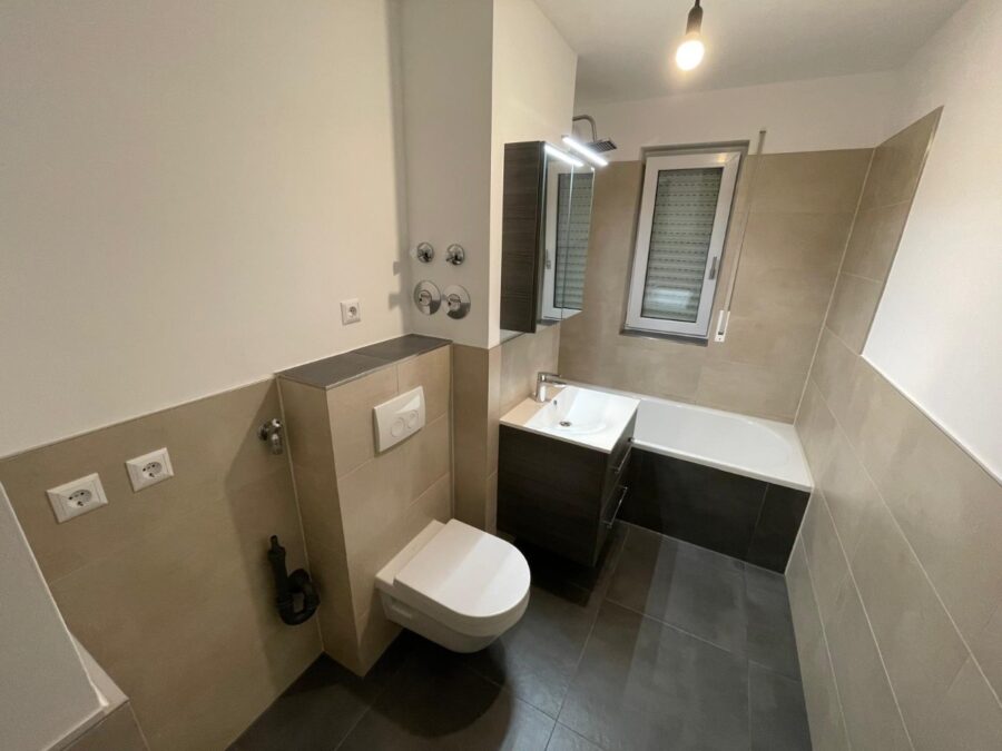 // 2-Raum Wohnung mit EBK, Terrasse und TG-Stellplatz // ab 06/2026 - Photo 4