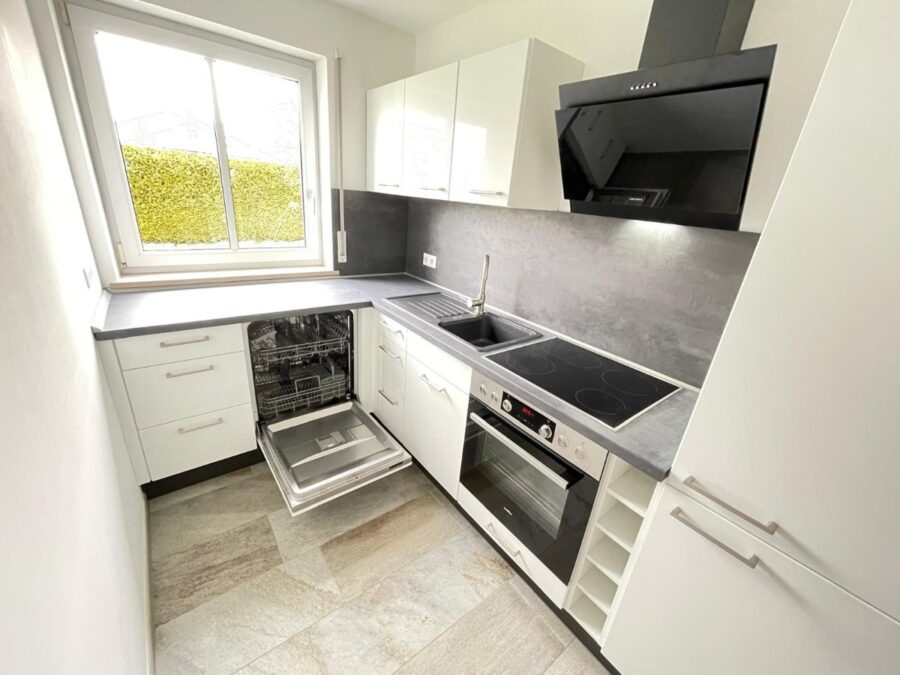 // 2-Raum Wohnung mit EBK, Terrasse und TG-Stellplatz // ab 06/2026 - Photo 3