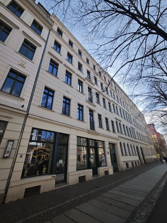 / 1-Raum Wohnung mit EBK im Hinterhaus / frei ab sofort - Photo 4