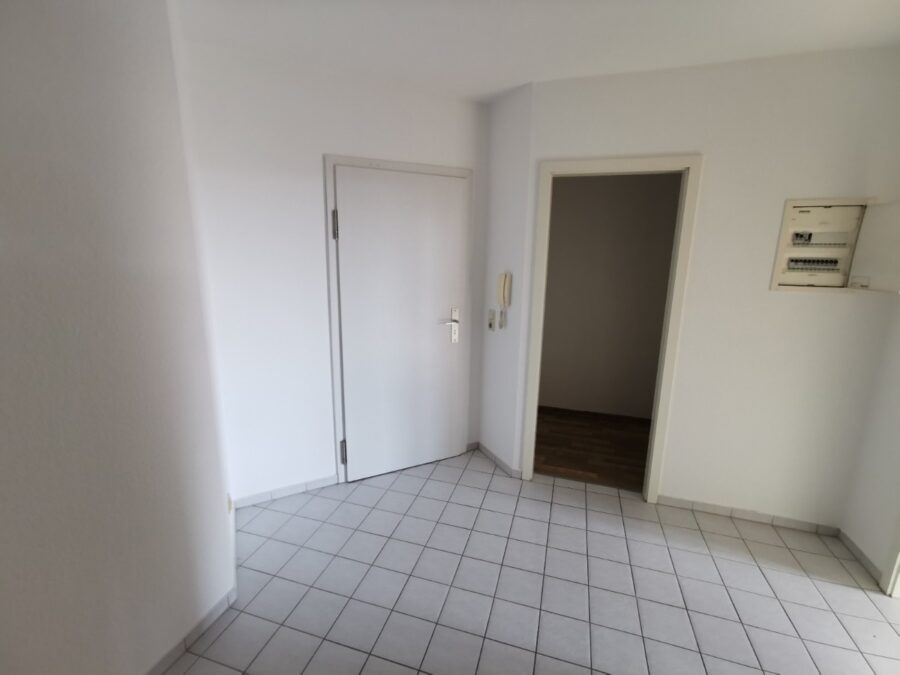 // 3 Minuten zum Cospudener See * 2- Raum Wohnung mit EBK // ab 01.07. - Photo 1