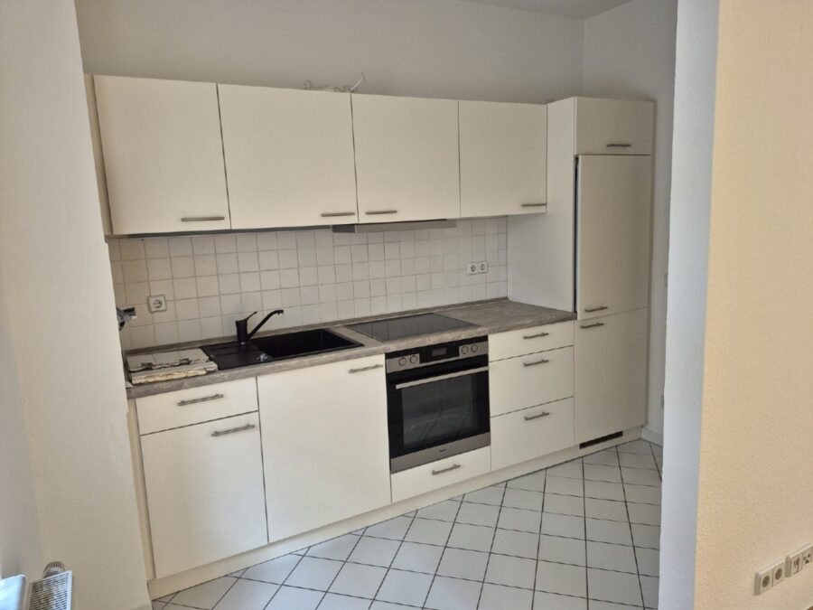 / 1-Raum Wohnung mit EBK im Hinterhaus / frei ab sofort - Photo 3