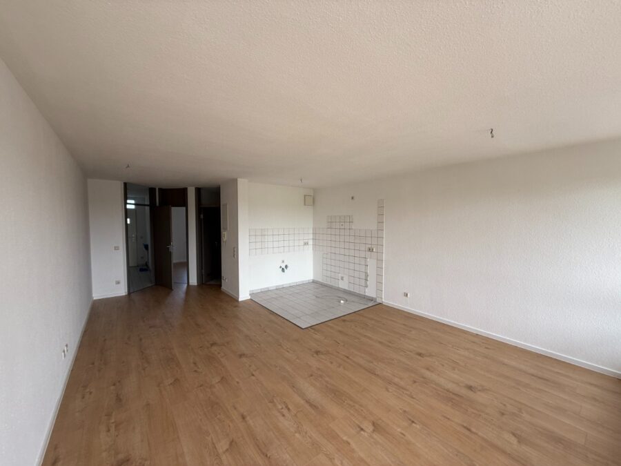 // helle 2-Raum Wohnung mit Balkon und TG-Stellplatz * ab sofort // - Photo 1