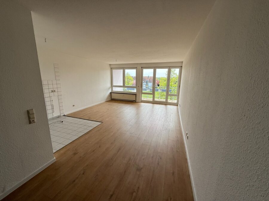 // helle 2-Raum Wohnung mit Balkon und TG-Stellplatz * ab sofort // - Photo 2