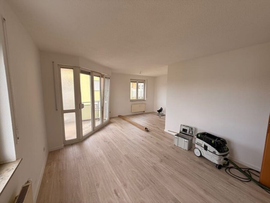 / 2-Raum Wohnung mit Balkon und TG-Stellplatz / ab 01.08.26 - Photo 2