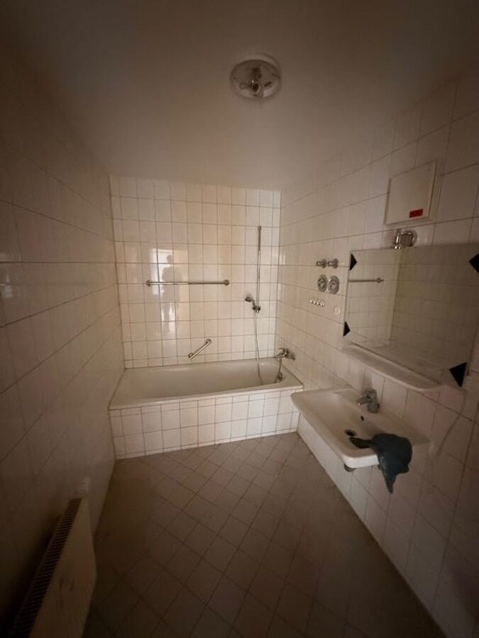 / 2-Raum Wohnung mit Balkon und TG-Stellplatz / ab 01.08.26 - Photo 3