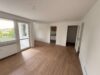 provisionsfrei // 2-Raum ETW mit EBK, Balkon und TG-Stellplatz // - Wohnzimmer