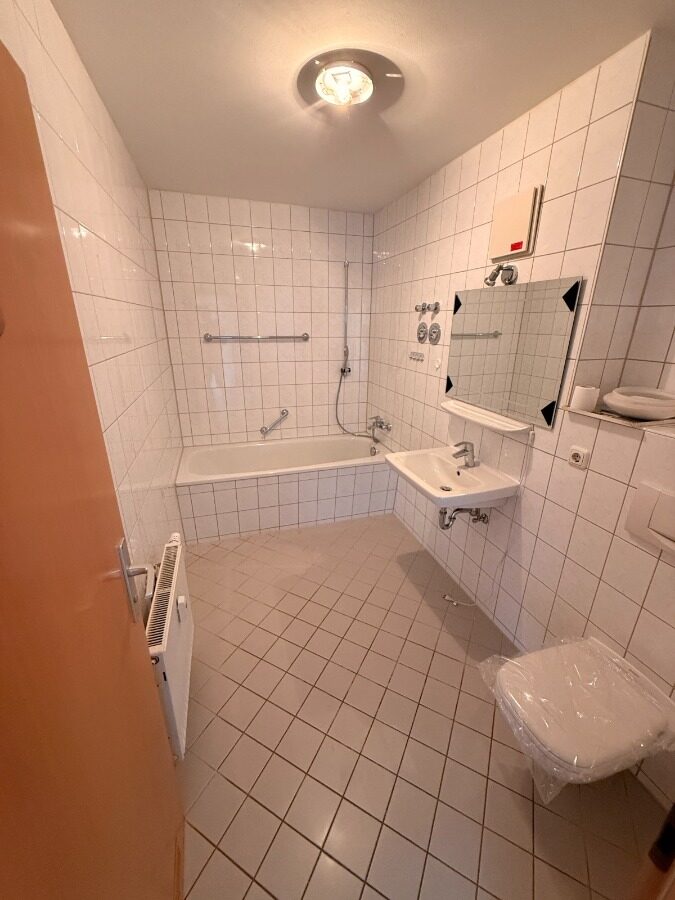 / 2-Raum Wohnung mit Balkon und TG-Stellplatz / ab 01.08.26 - Photo 5