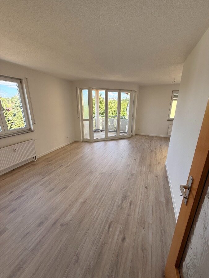 / 2-Raum Wohnung mit Balkon und TG-Stellplatz / ab 01.08.26 - Photo 2