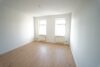 * frisch renovierte 2-Raum Wohnung in guter Lage * - Zimmer